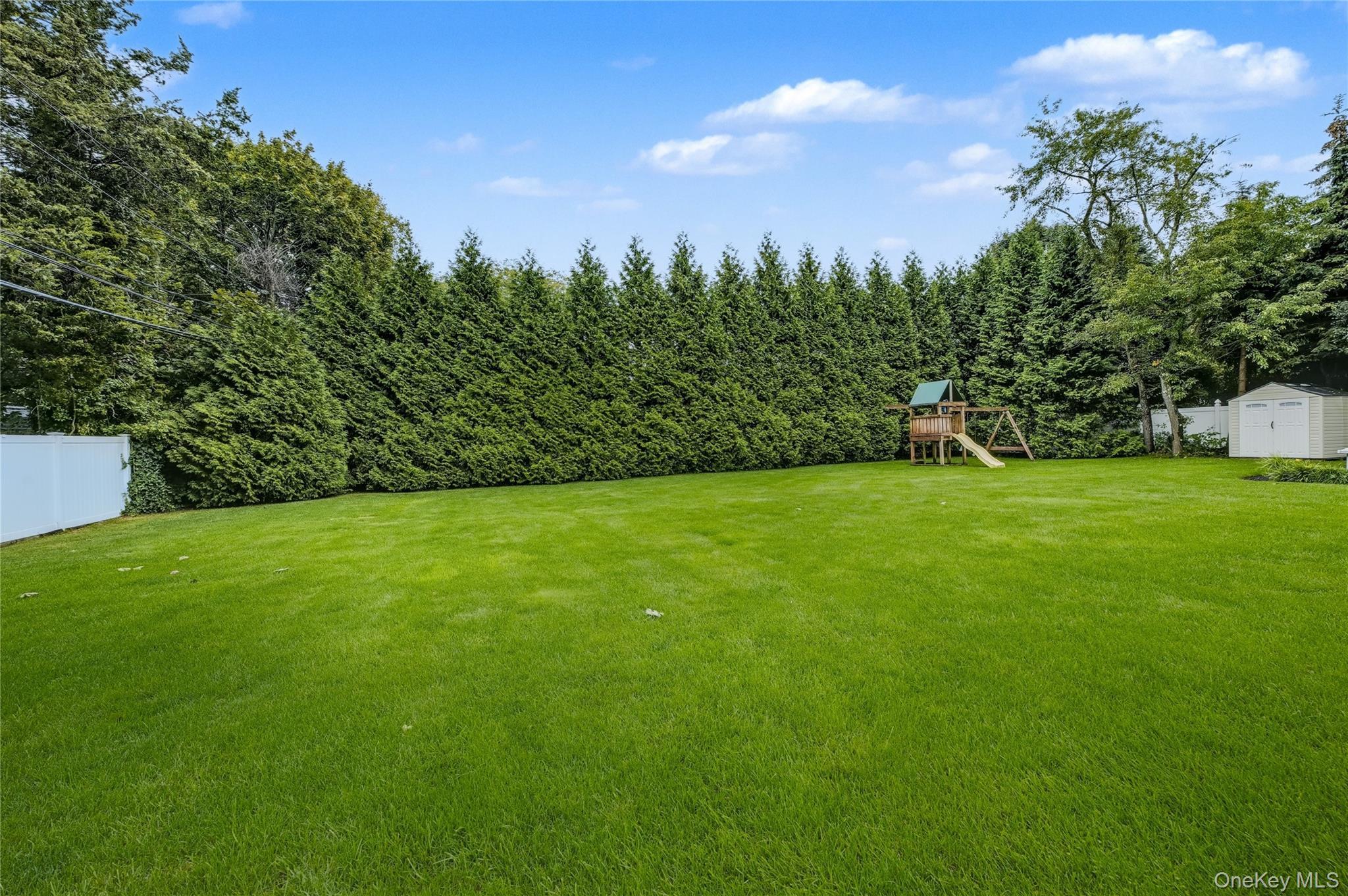 Single Family Feather  Suffolk County, NY 11725, MLS-917022-41