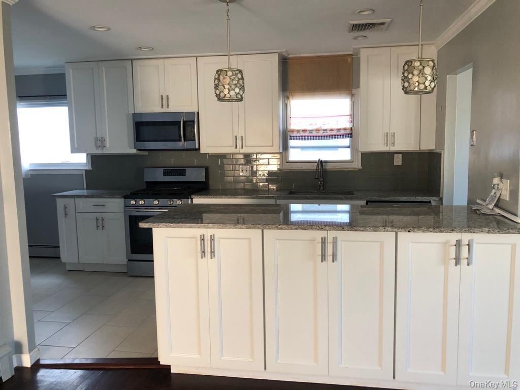 Single Family Plunkett  Queens, NY 11691, MLS-917024-8
