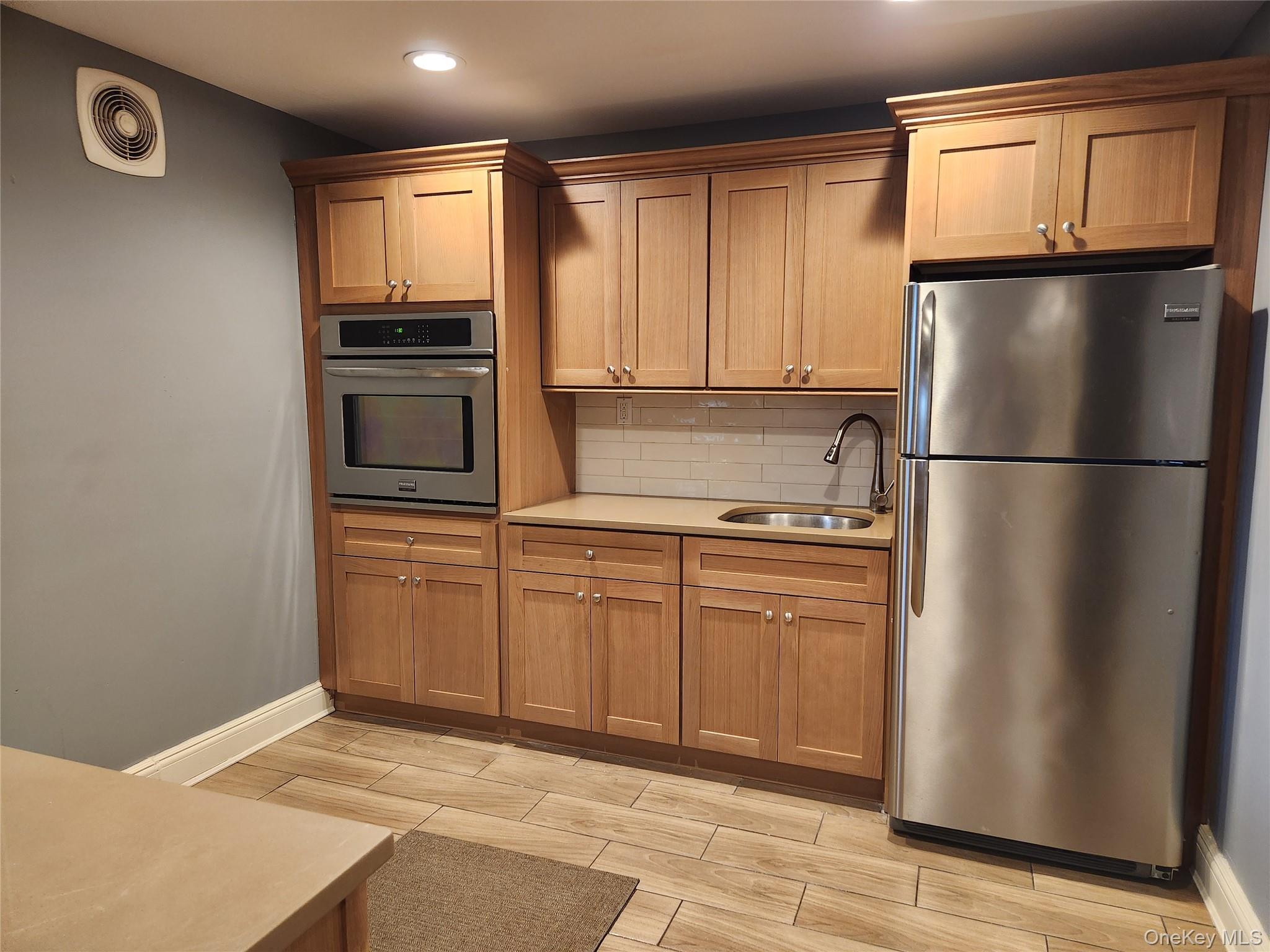 Coop Shore  Nassau County, NY 11561, MLS-917035-23