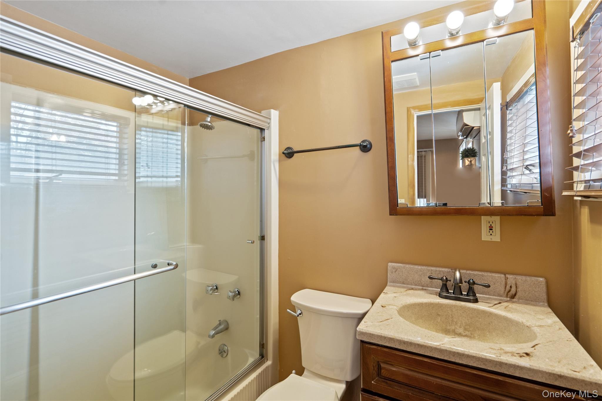 Single Family Manor  Suffolk County, NY 11706, MLS-917060-19