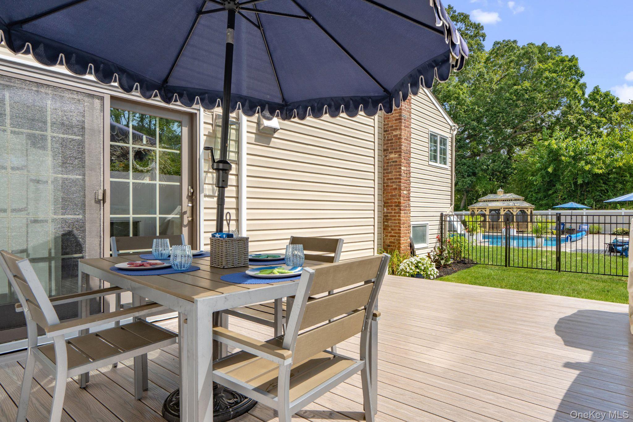 Single Family Manor  Suffolk County, NY 11706, MLS-917060-2