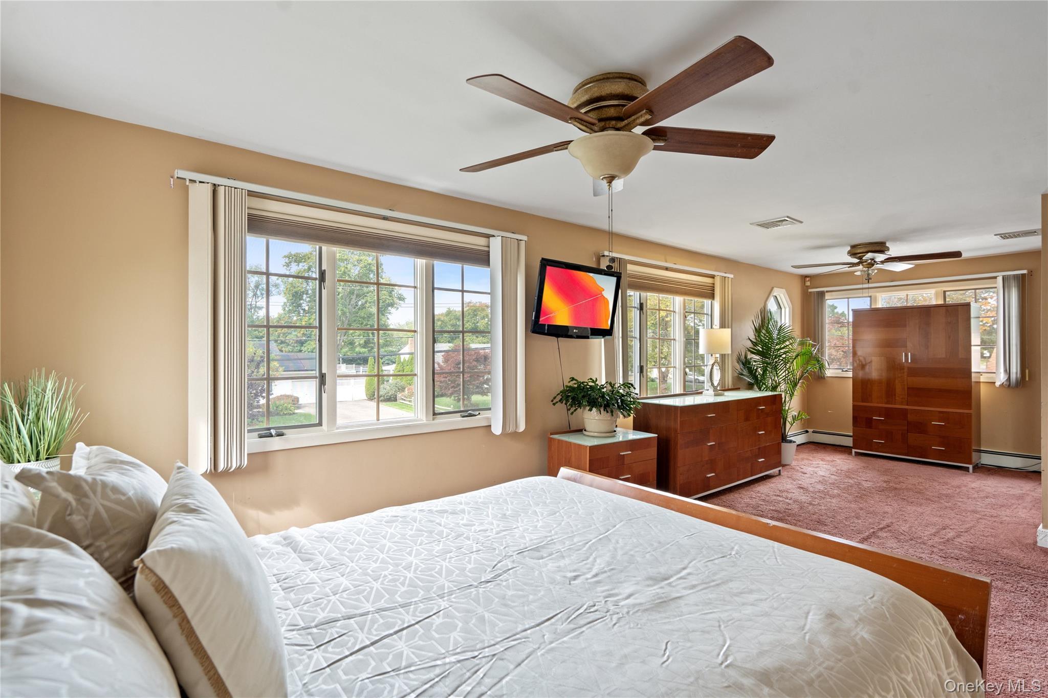 Single Family Manor  Suffolk County, NY 11706, MLS-917060-20