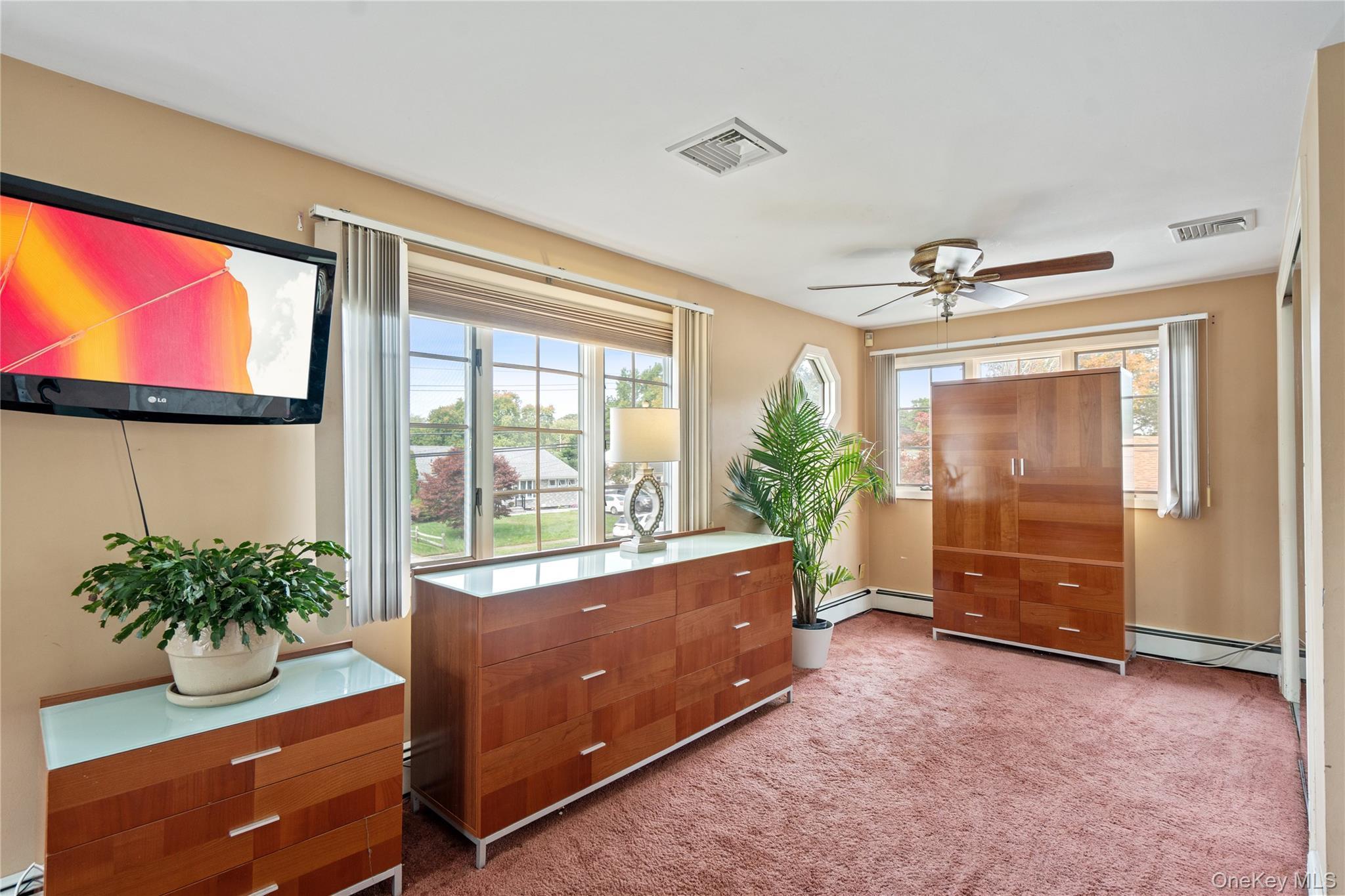 Single Family Manor  Suffolk County, NY 11706, MLS-917060-21