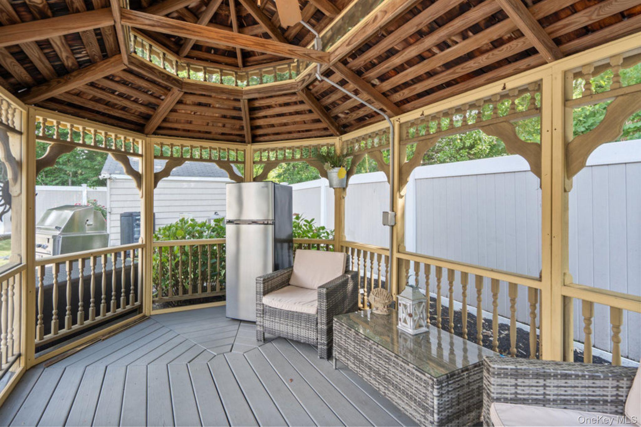 Single Family Manor  Suffolk County, NY 11706, MLS-917060-5