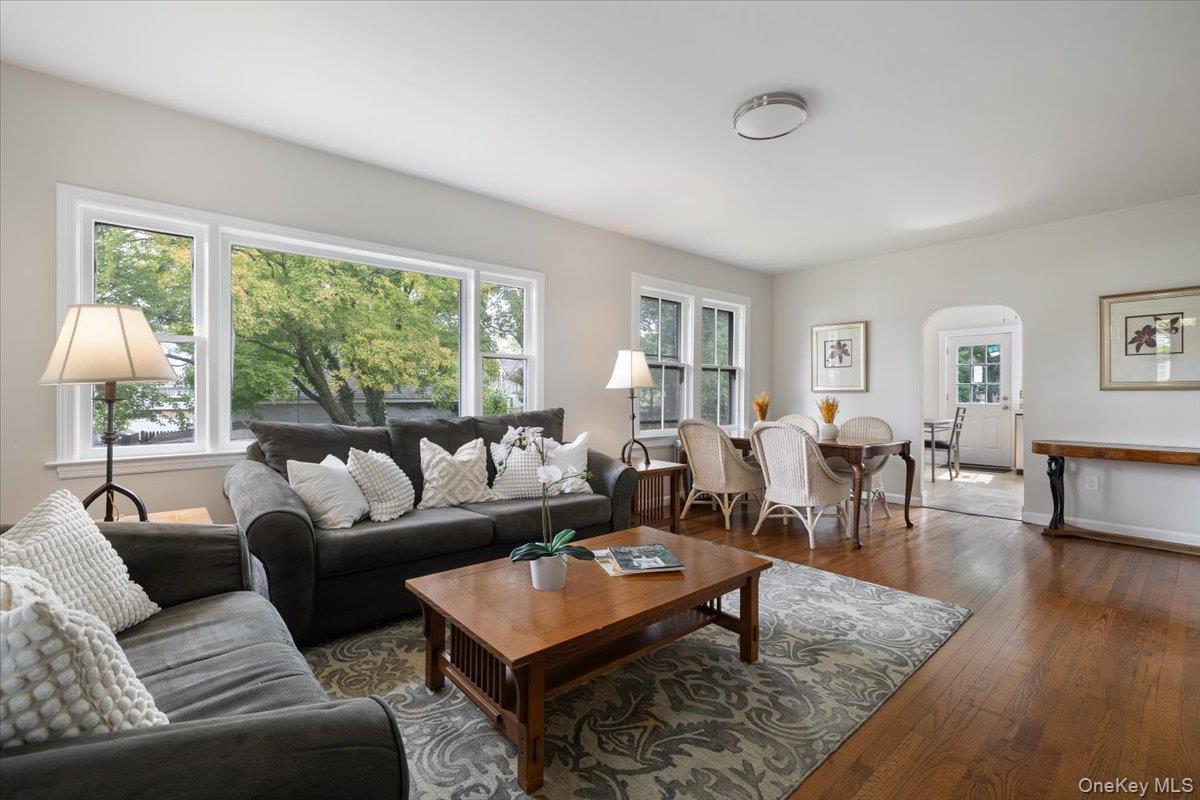 Single Family Locust Suffolk County, NY 11702, MLS-917108-10