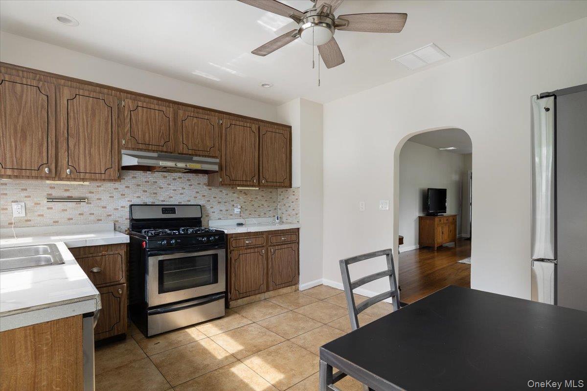 Single Family Locust Suffolk County, NY 11702, MLS-917108-14