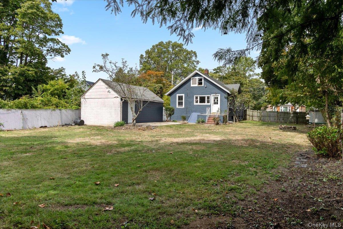 Single Family Locust Suffolk County, NY 11702, MLS-917108-20