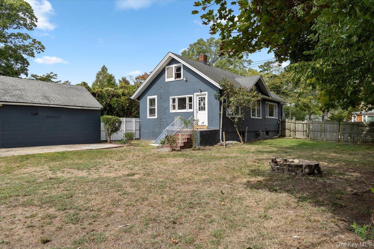 Single Family Locust Suffolk County, NY 11702, MLS-917108-22