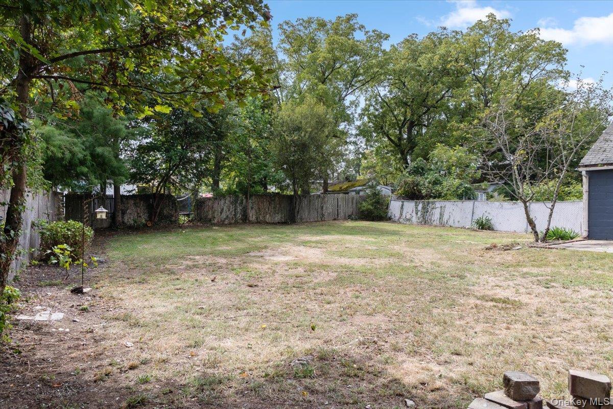 Single Family Locust Suffolk County, NY 11702, MLS-917108-24