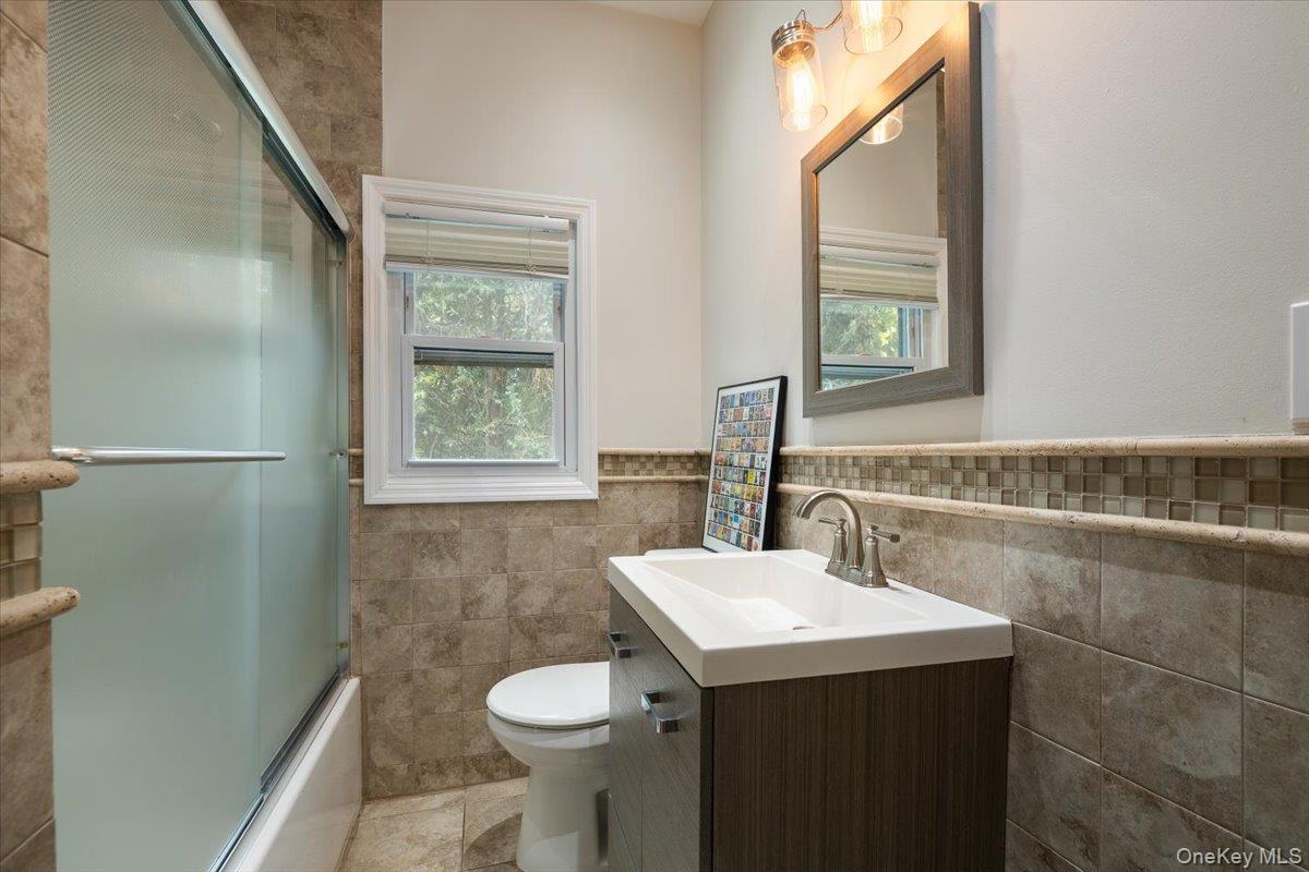 Single Family Locust Suffolk County, NY 11702, MLS-917108-5