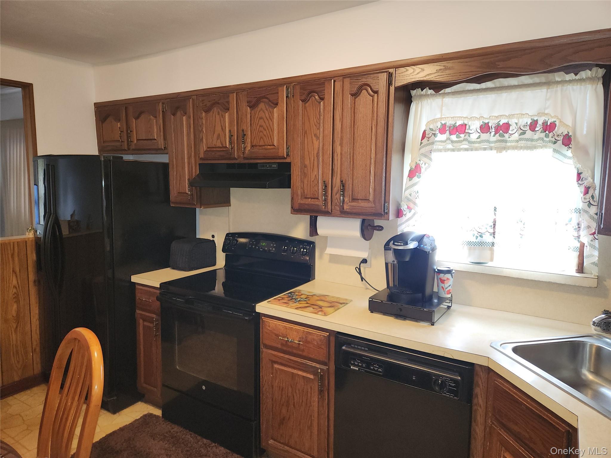 Single Family Warren  Nassau County, NY 11553, MLS-917112-13