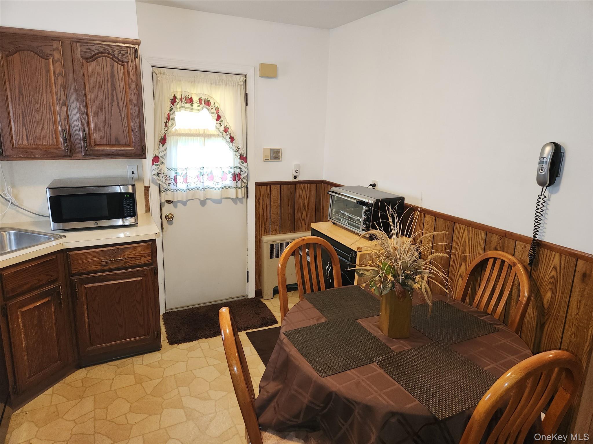 Single Family Warren  Nassau County, NY 11553, MLS-917112-14