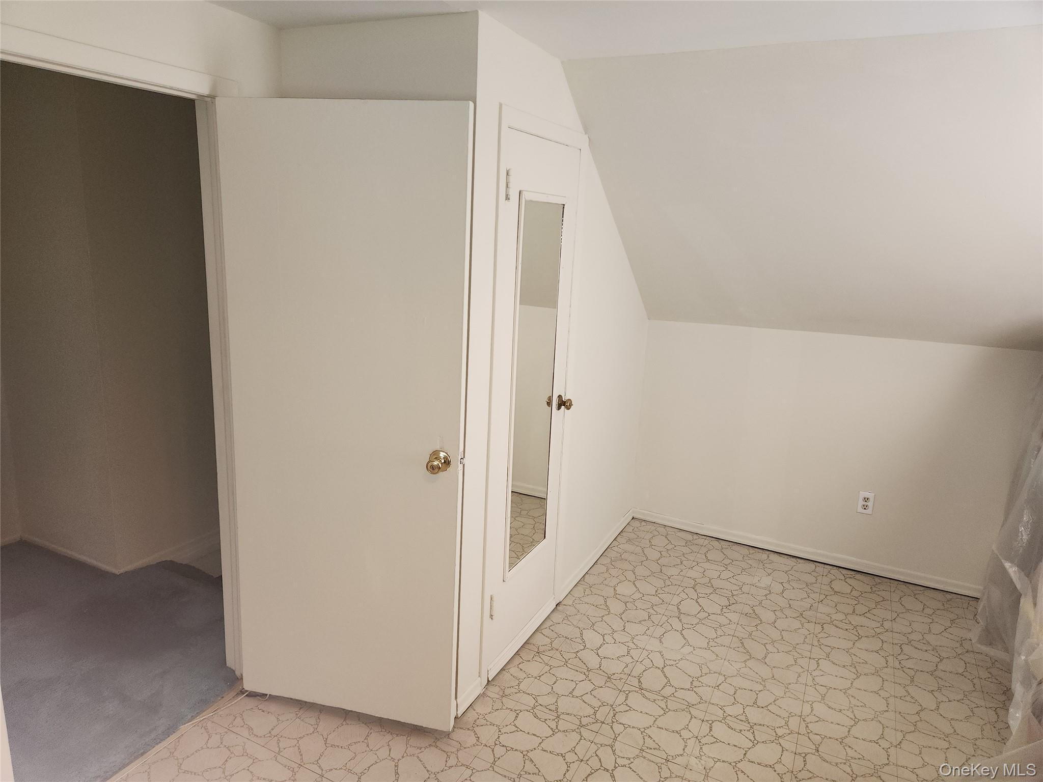 Single Family Warren  Nassau County, NY 11553, MLS-917112-18