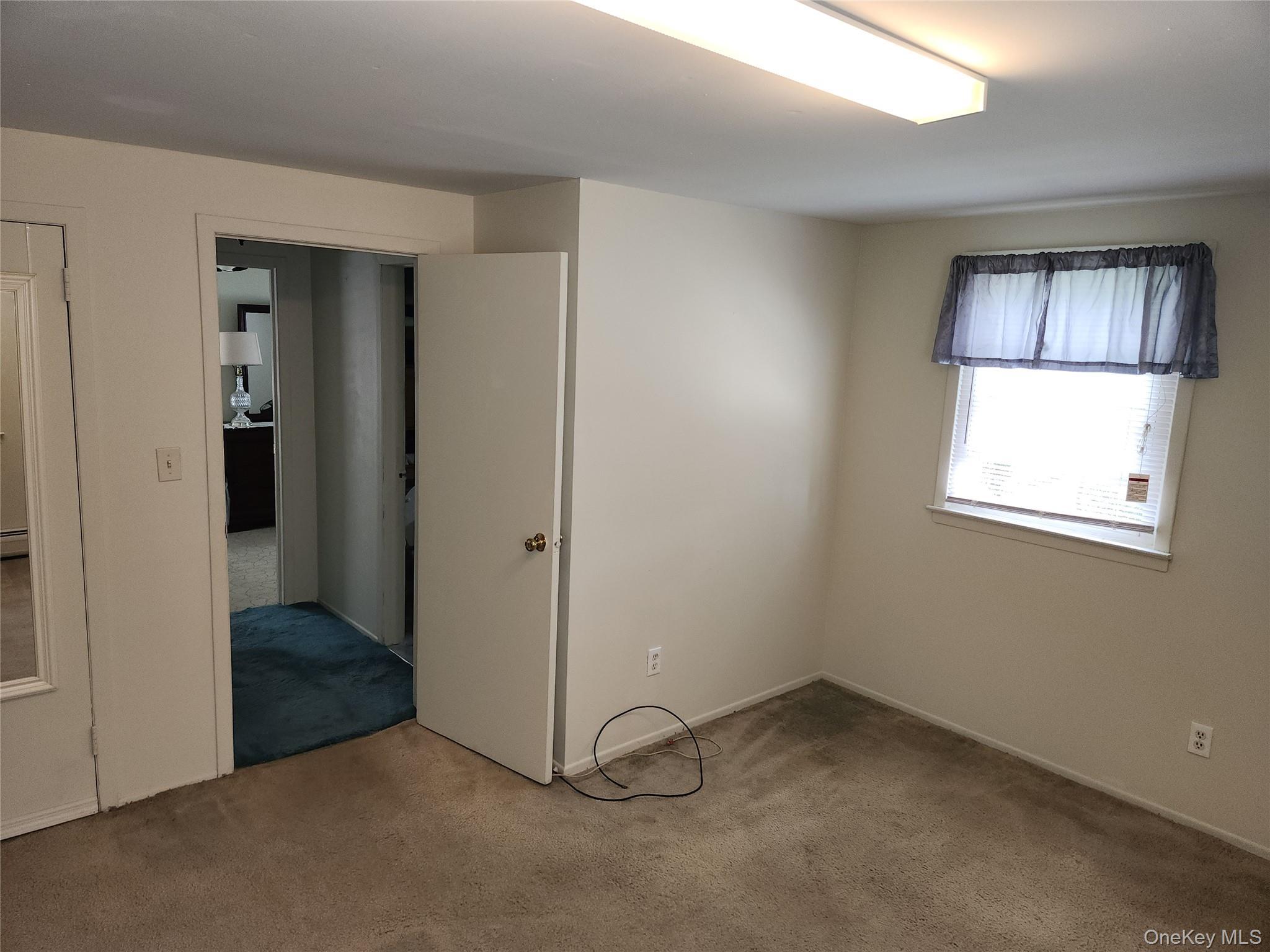 Single Family Warren  Nassau County, NY 11553, MLS-917112-21