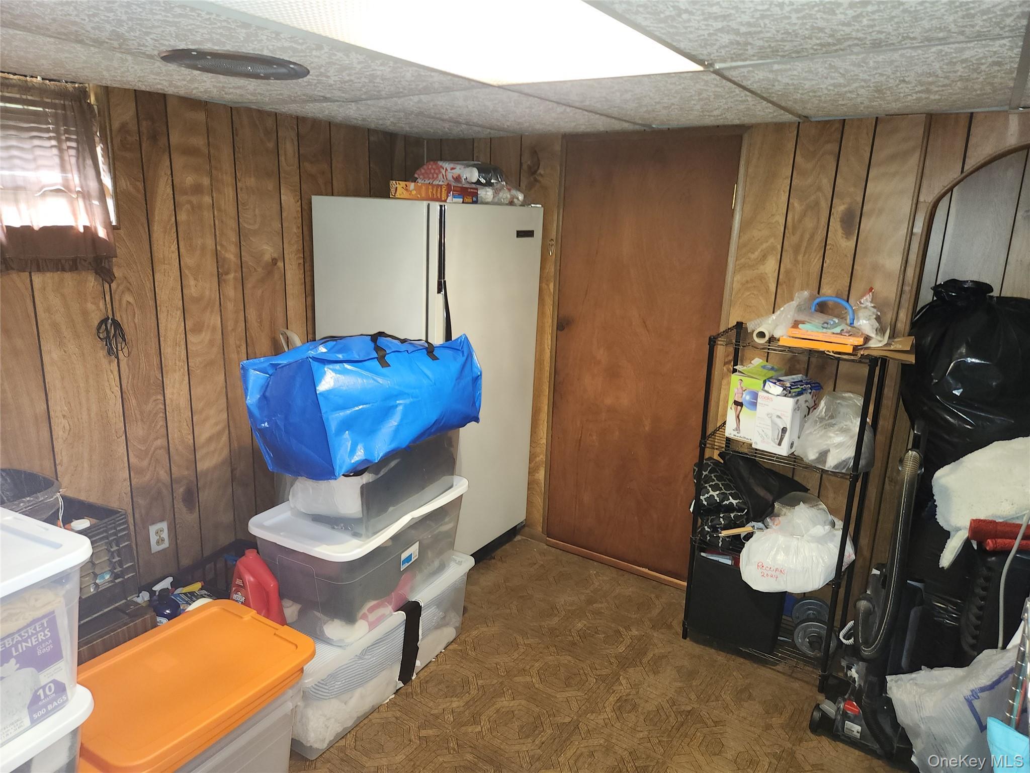 Single Family Warren  Nassau County, NY 11553, MLS-917112-25