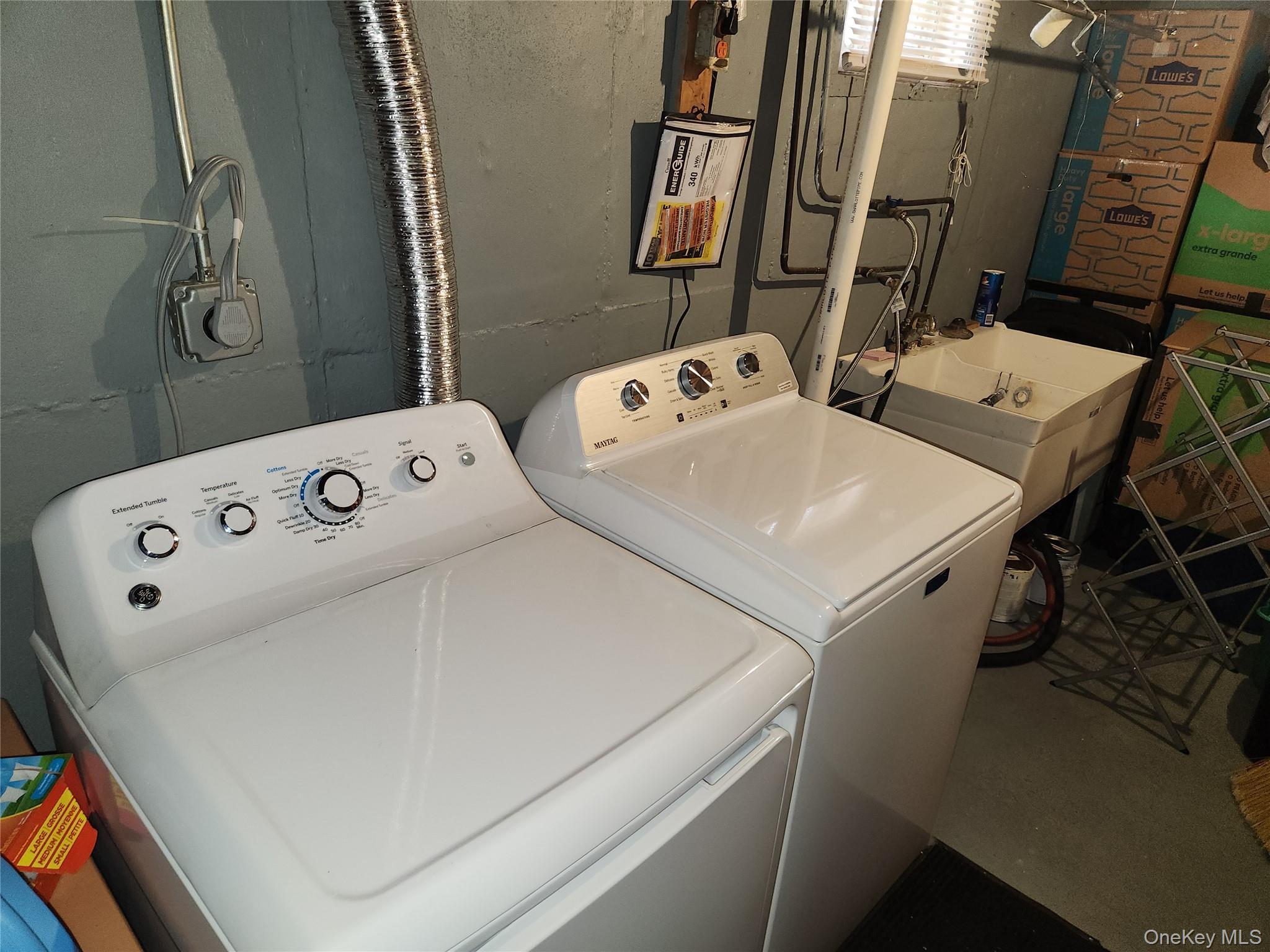 Single Family Warren  Nassau County, NY 11553, MLS-917112-29