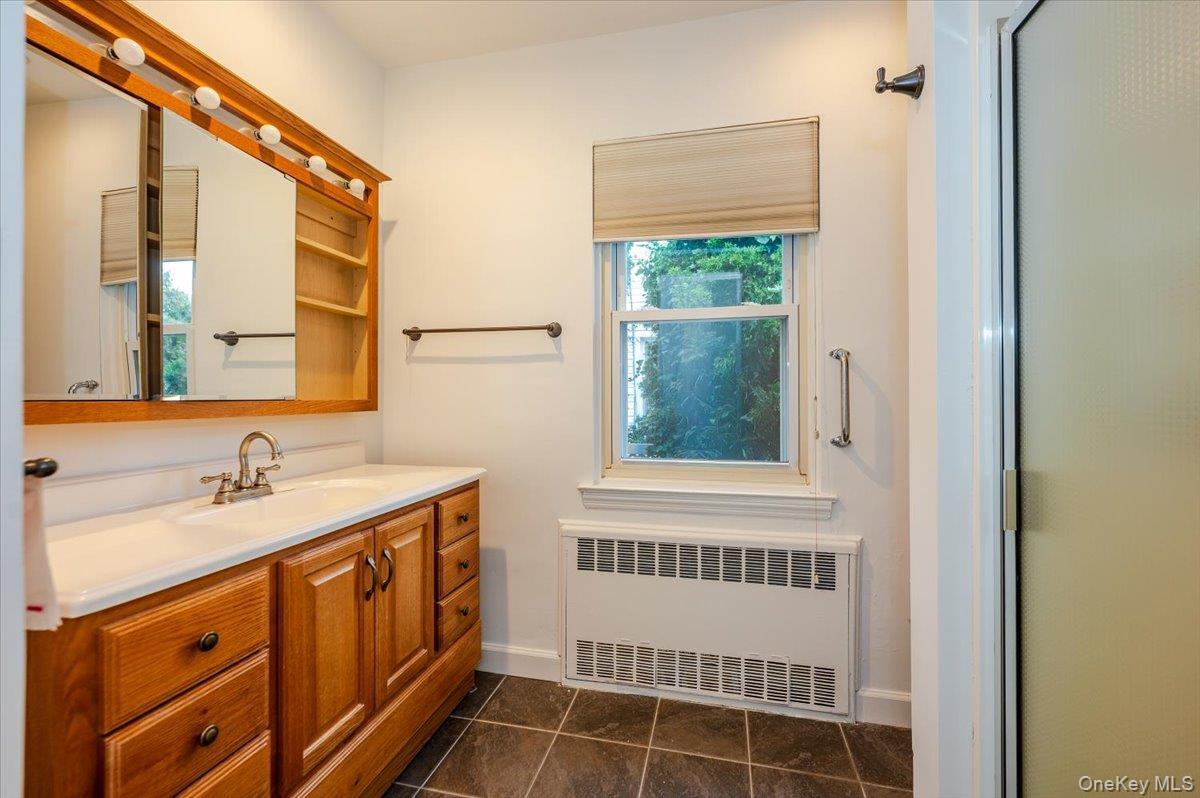 Single Family Linden Nassau County, NY 11565, MLS-917114-14