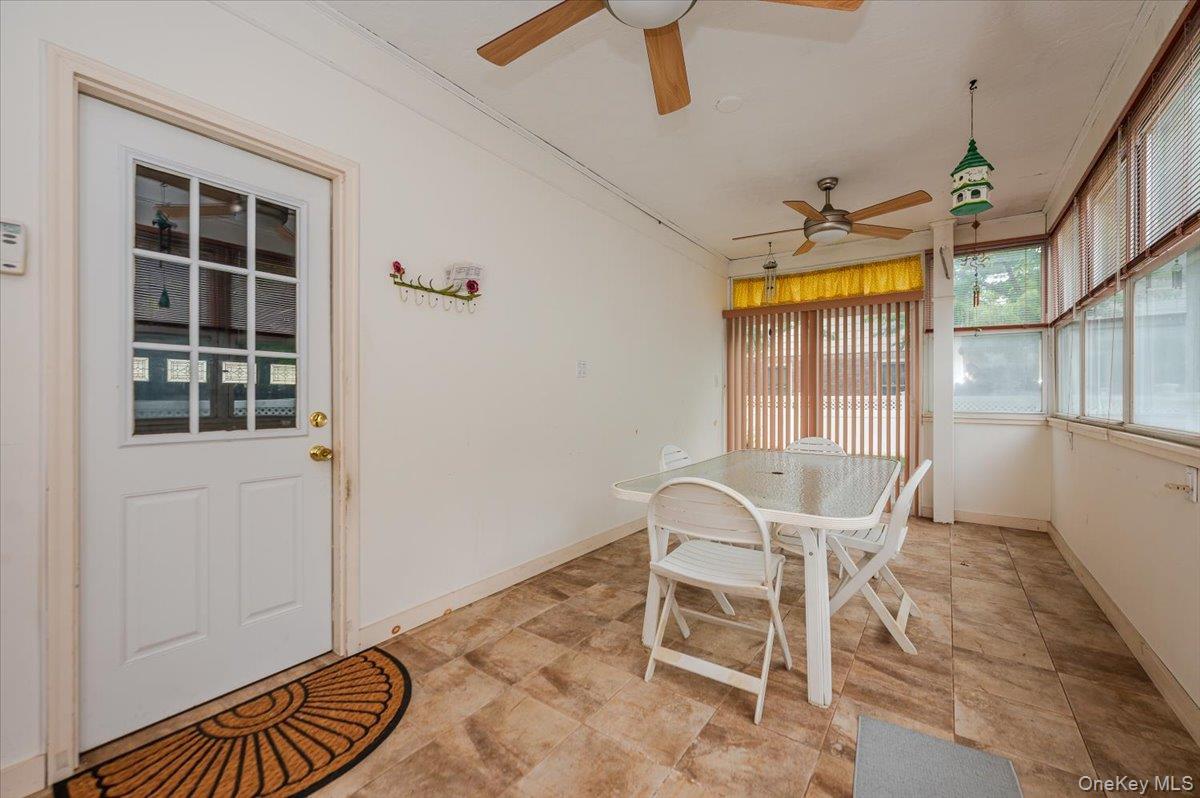 Single Family Linden Nassau County, NY 11565, MLS-917114-22