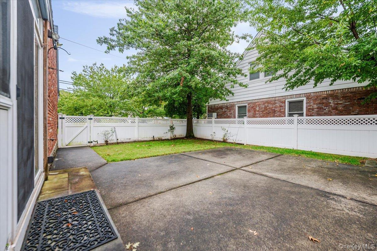 Single Family Linden Nassau County, NY 11565, MLS-917114-25