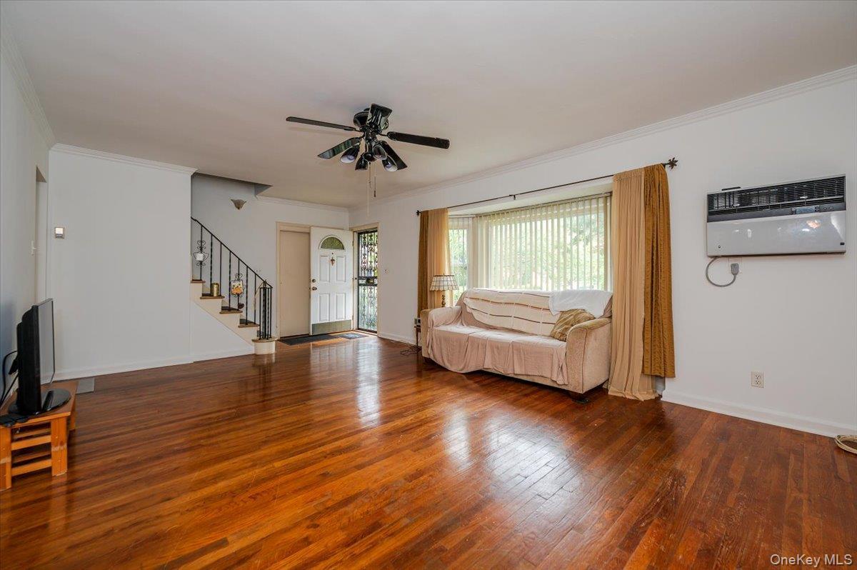 Single Family Linden Nassau County, NY 11565, MLS-917114-3