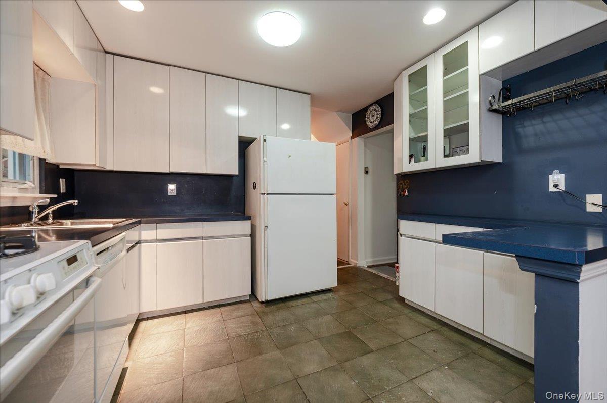 Single Family Linden Nassau County, NY 11565, MLS-917114-7