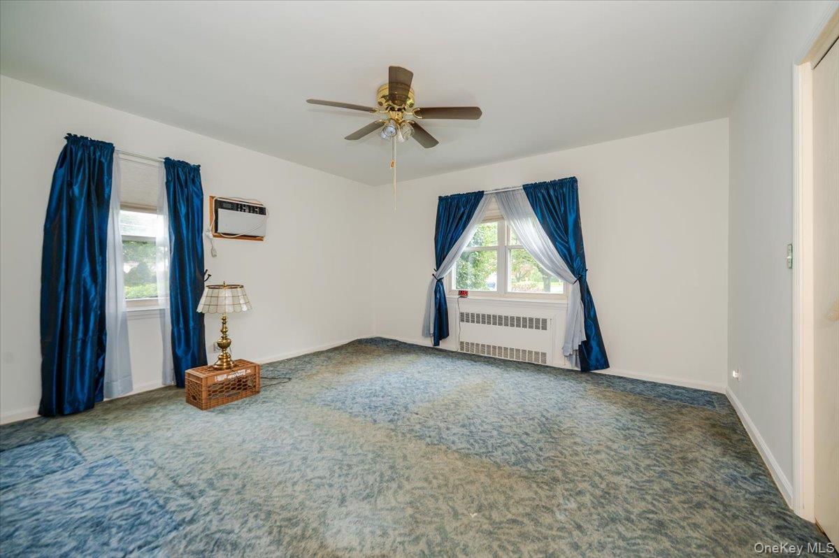 Single Family Linden Nassau County, NY 11565, MLS-917114-8