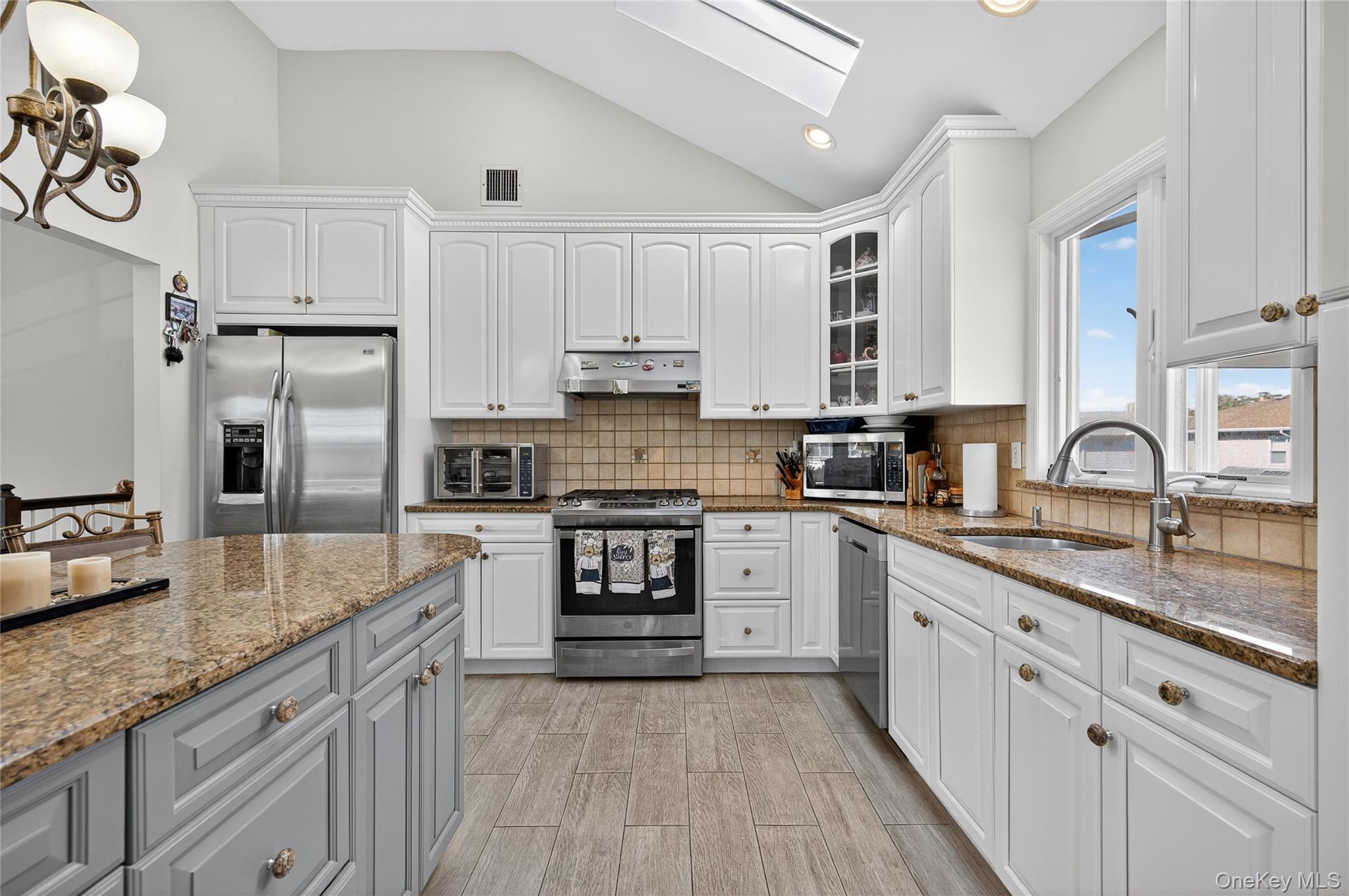 Single Family Lancaster Nassau County, NY 11554, MLS-917136-10