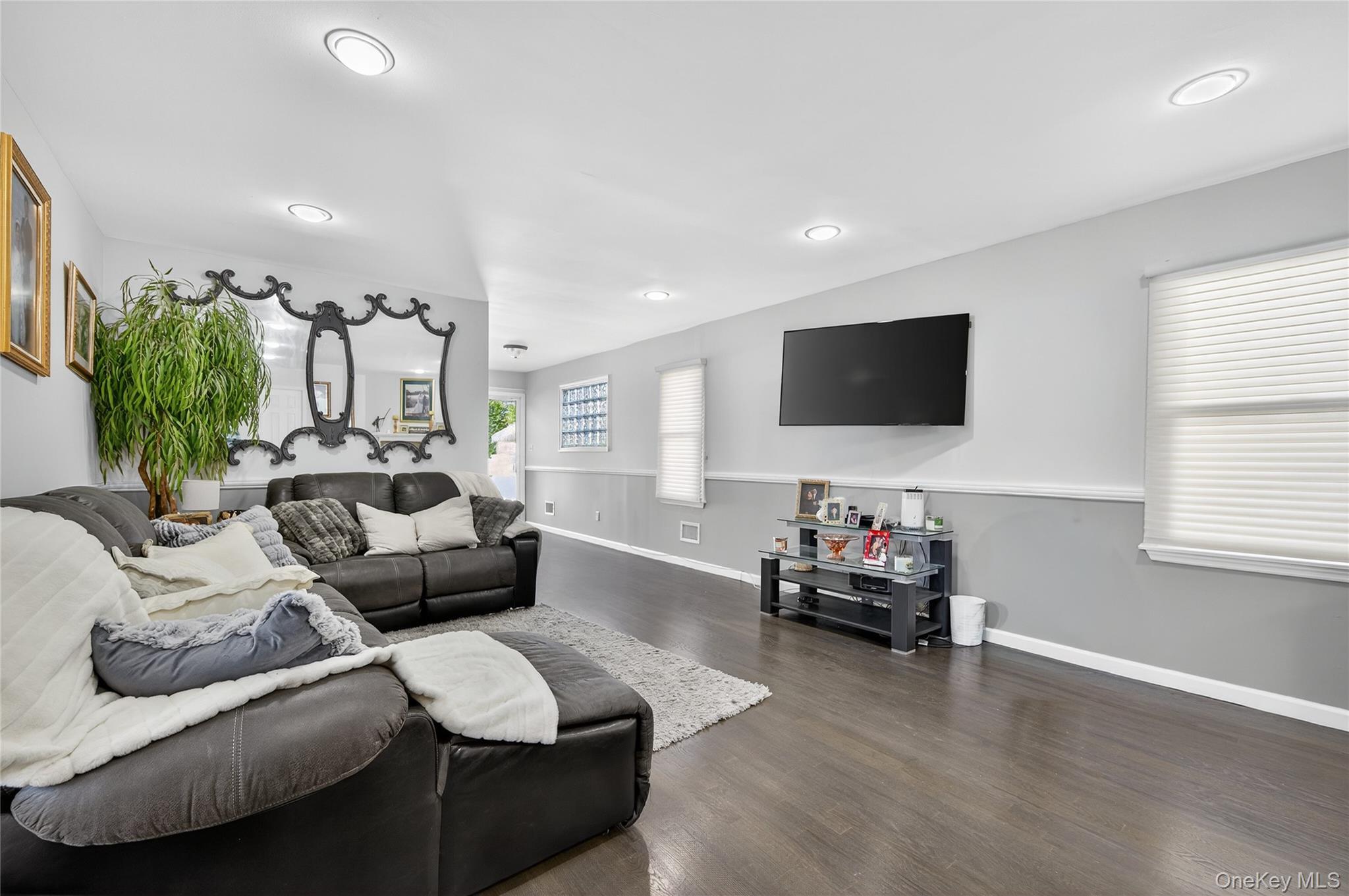 Single Family Lancaster Nassau County, NY 11554, MLS-917136-12