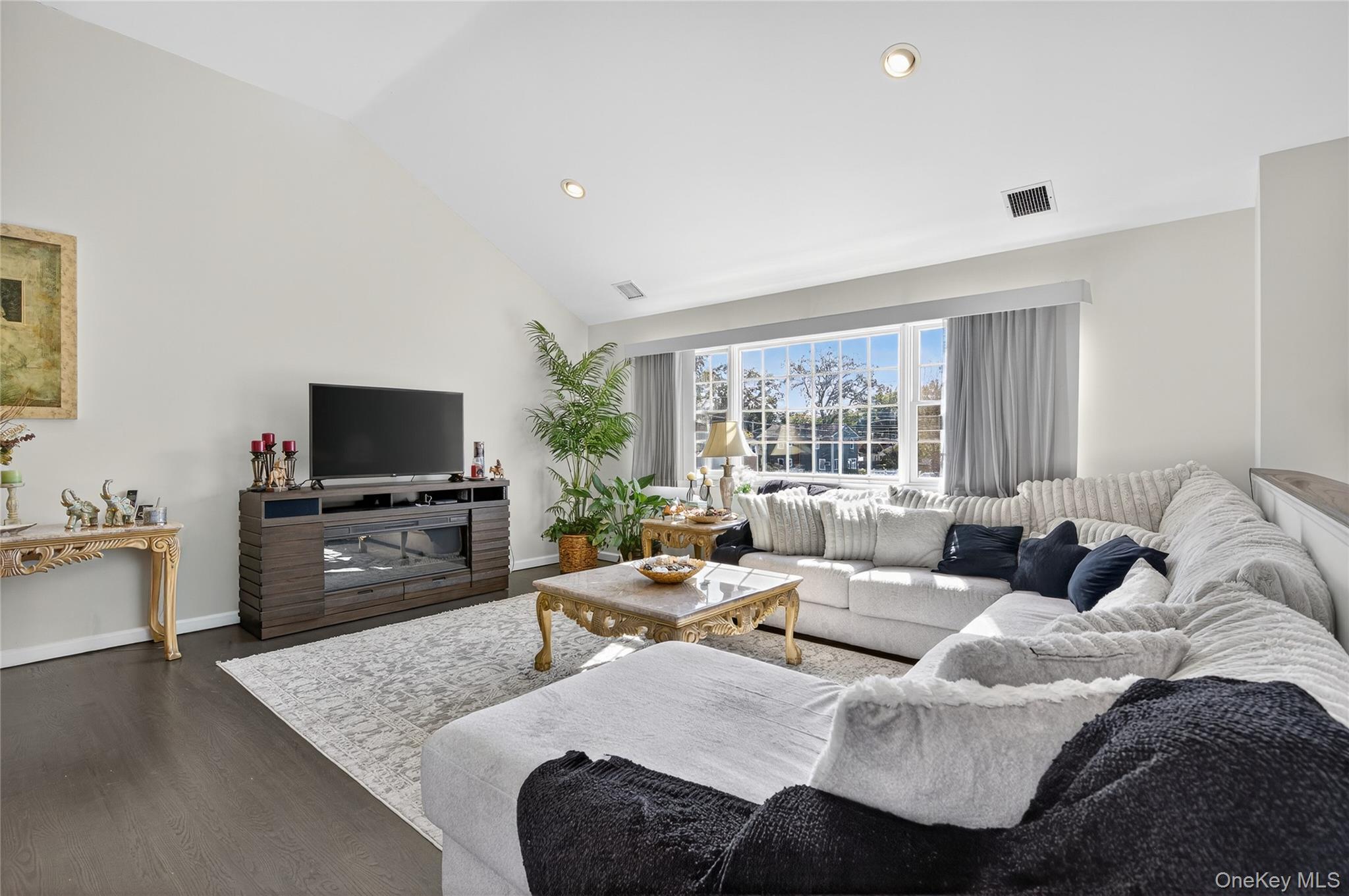 Single Family Lancaster Nassau County, NY 11554, MLS-917136-4