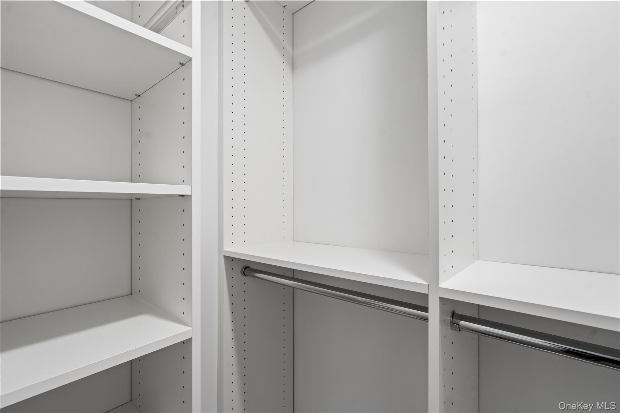 Single Family Warner Nassau County, NY 11577, MLS-917176-22