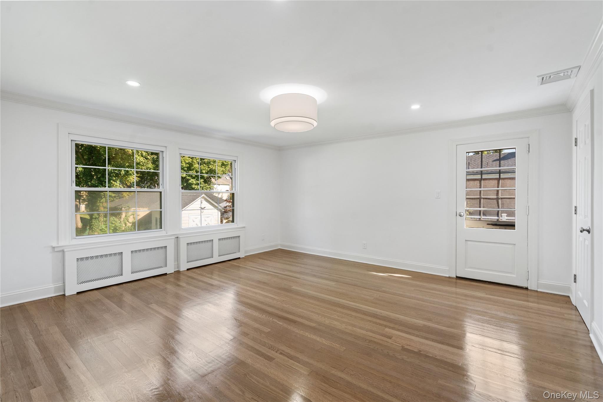 Single Family Warner Nassau County, NY 11577, MLS-917176-24