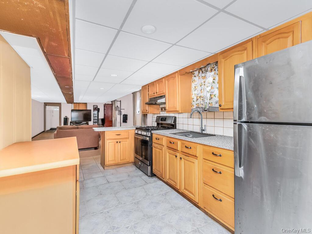 Single Family Revere  Bronx, NY 10465, MLS-917236-25