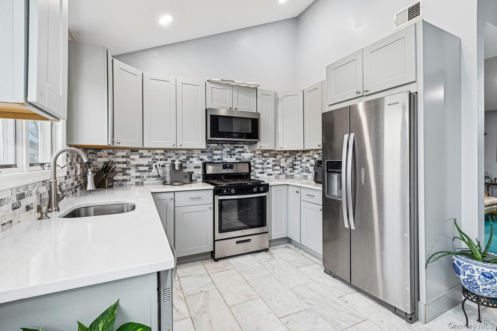 Single Family Broadway  Nassau County, NY 11762, MLS-917292-7