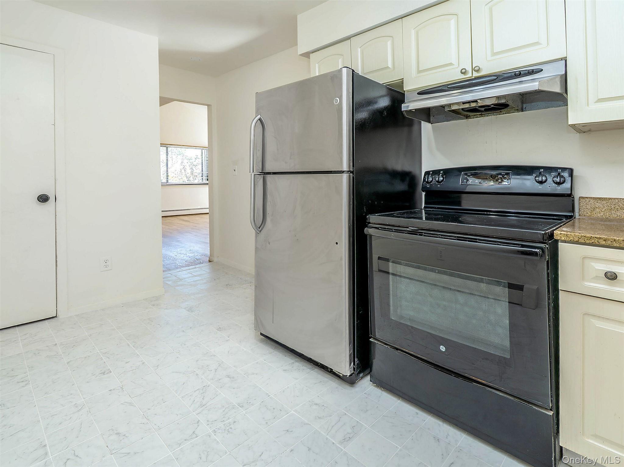 Single Family Marwood  Nassau County, NY 11050, MLS-917311-14