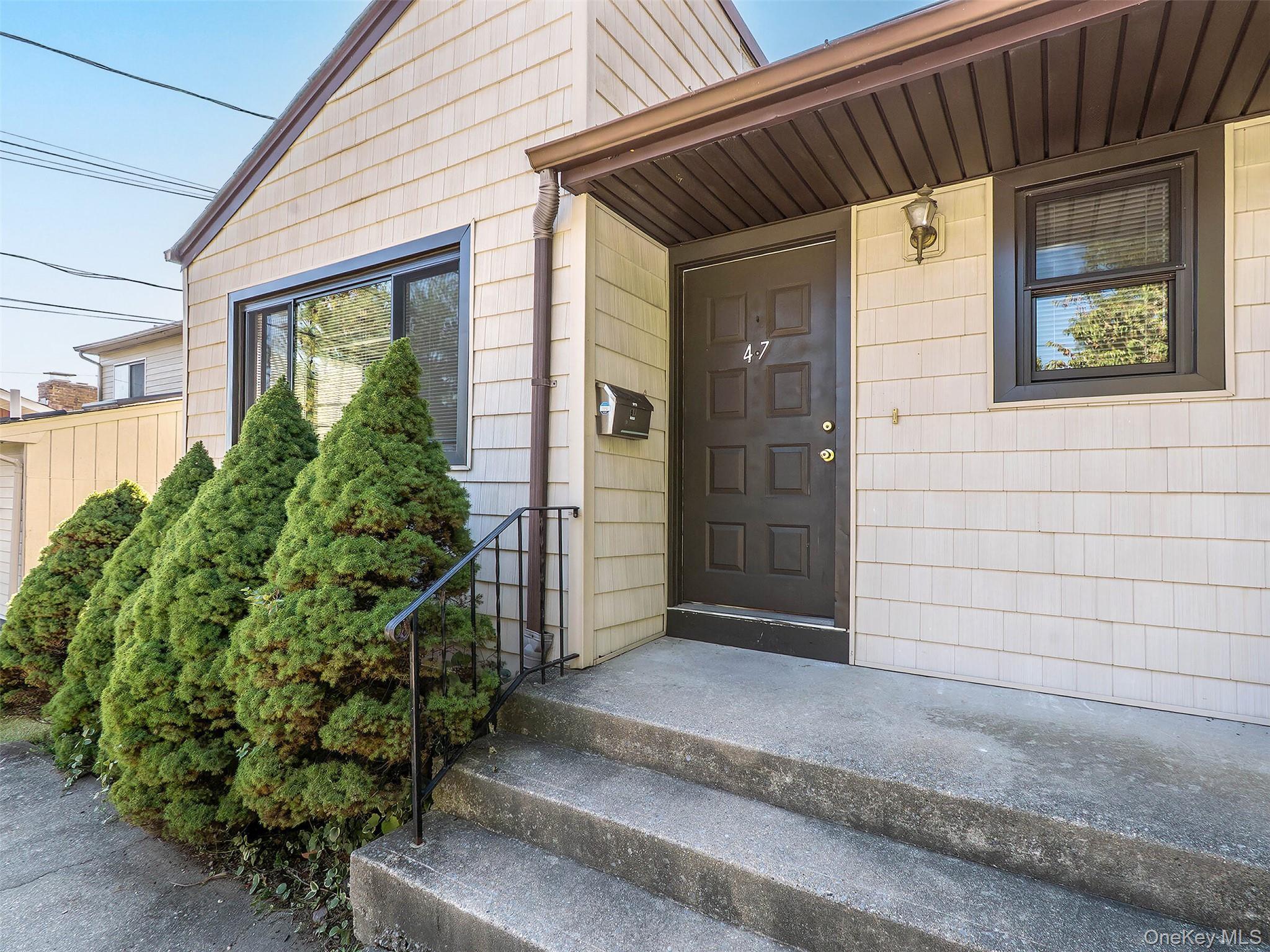 Single Family Marwood  Nassau County, NY 11050, MLS-917311-2