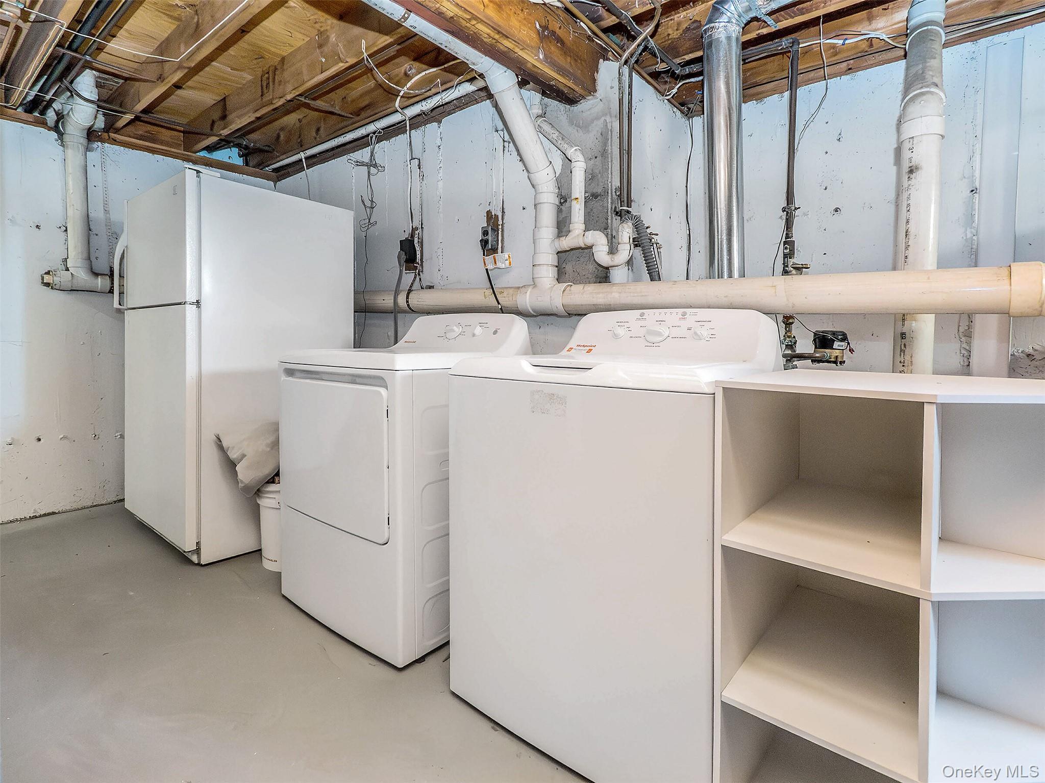 Single Family Marwood  Nassau County, NY 11050, MLS-917311-27