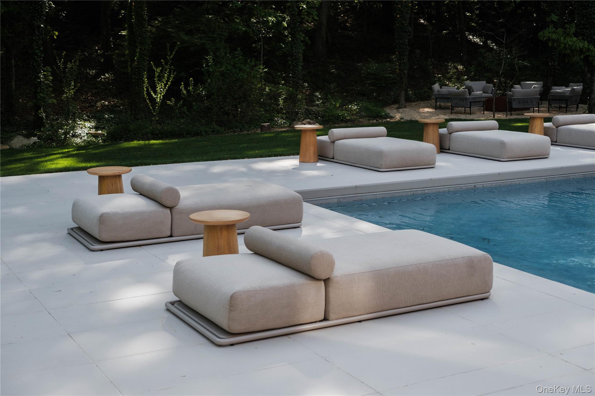 Single Family Godfrey Suffolk County, NY 11743, MLS-917337-22