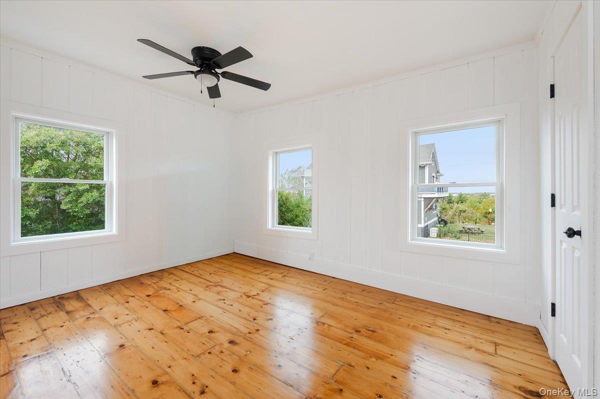 Single Family Oak Beach Suffolk County, NY 11702, MLS-917338-16