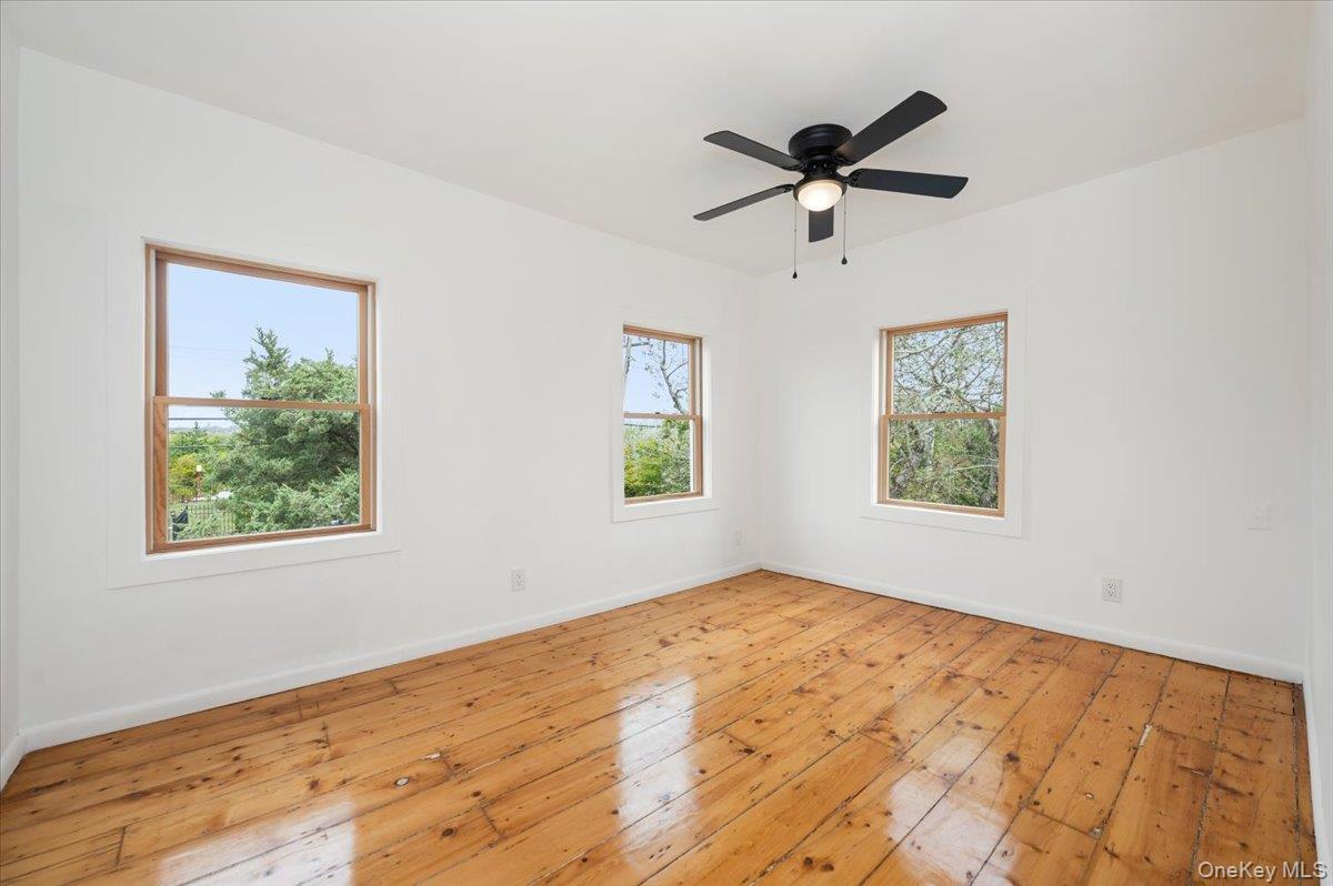 Single Family Oak Beach Suffolk County, NY 11702, MLS-917338-18