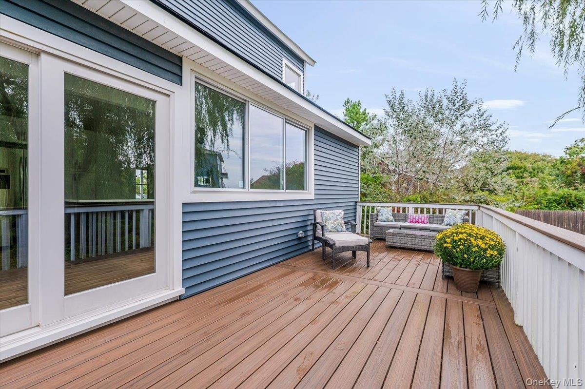 Single Family Oak Beach Suffolk County, NY 11702, MLS-917338-22