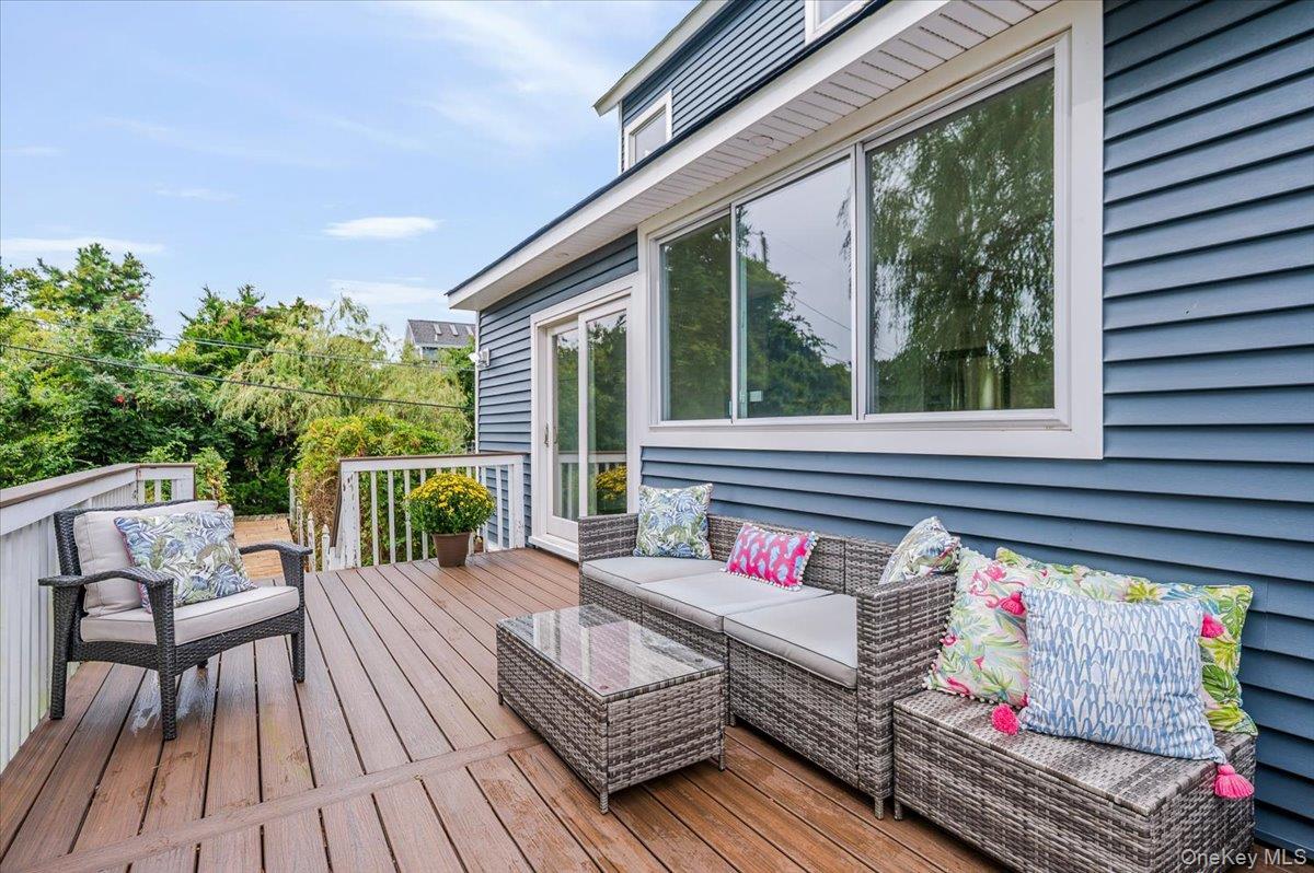 Single Family Oak Beach Suffolk County, NY 11702, MLS-917338-23