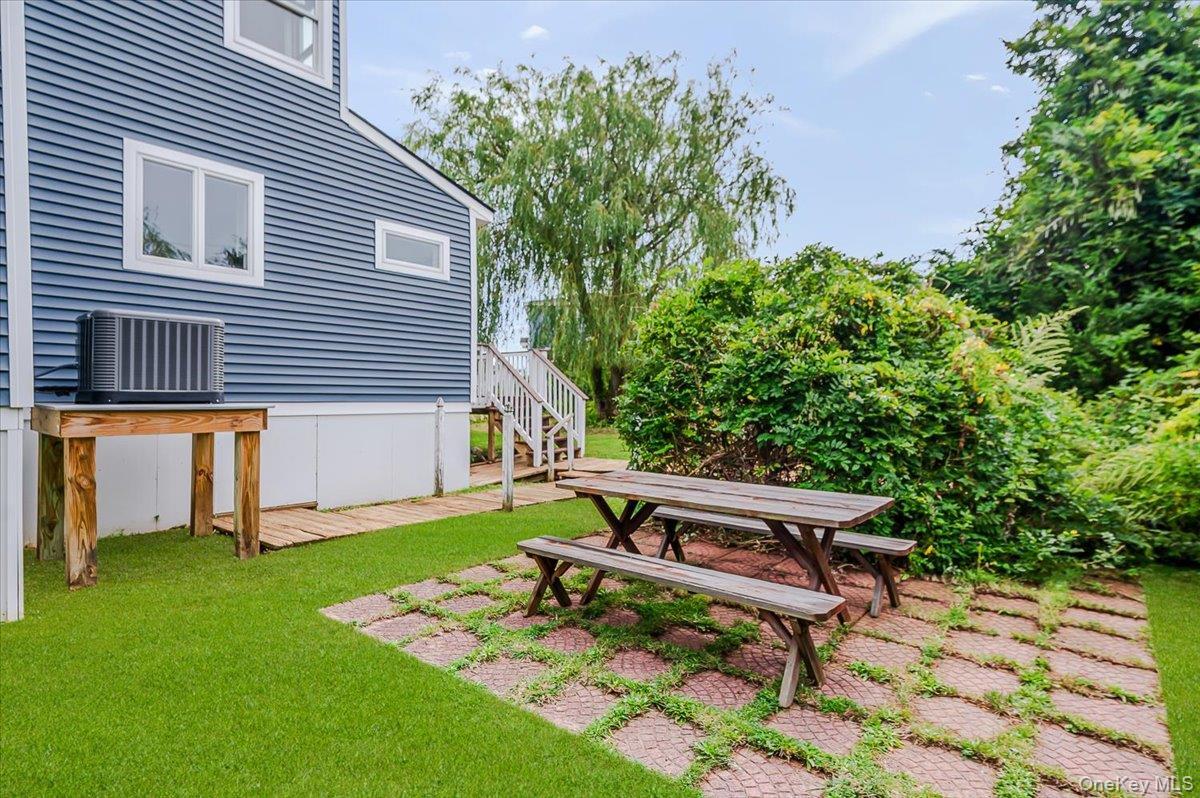 Single Family Oak Beach Suffolk County, NY 11702, MLS-917338-25