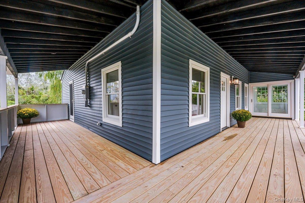 Single Family Oak Beach Suffolk County, NY 11702, MLS-917338-4