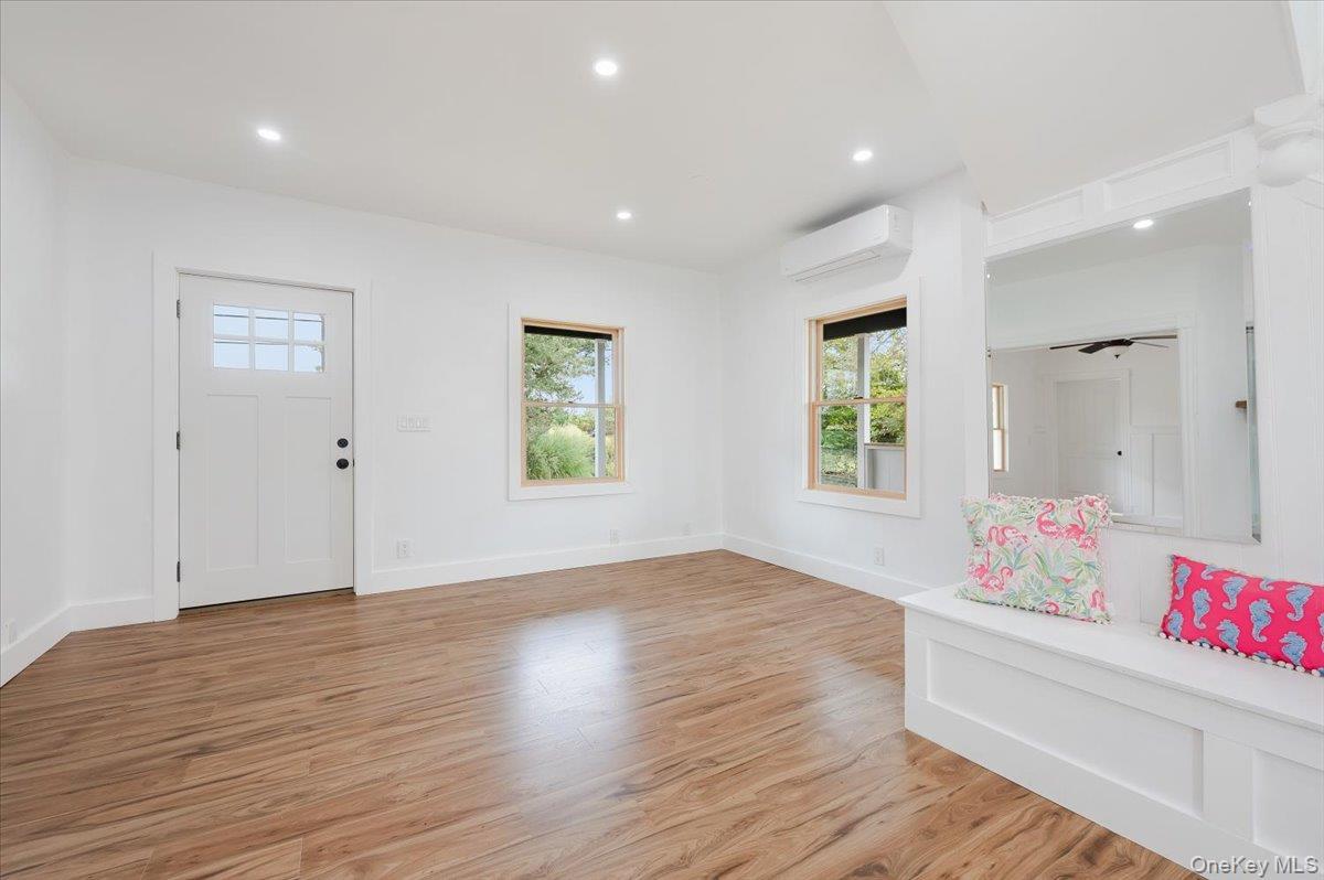 Single Family Oak Beach Suffolk County, NY 11702, MLS-917338-5