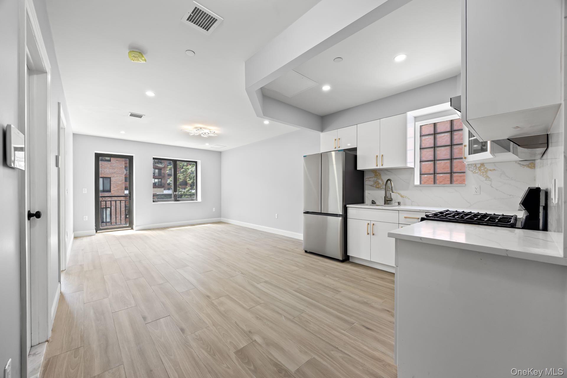 Condo 41st  Queens, NY 11355, MLS-917363-4