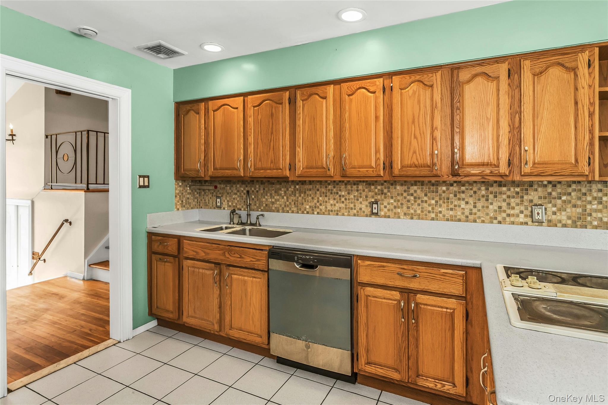 Single Family Salisbury Park  Nassau County, NY 11590, MLS-917377-10