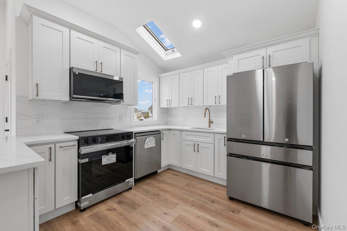 Single Family 7th Suffolk County, NY 11757, MLS-917408-11