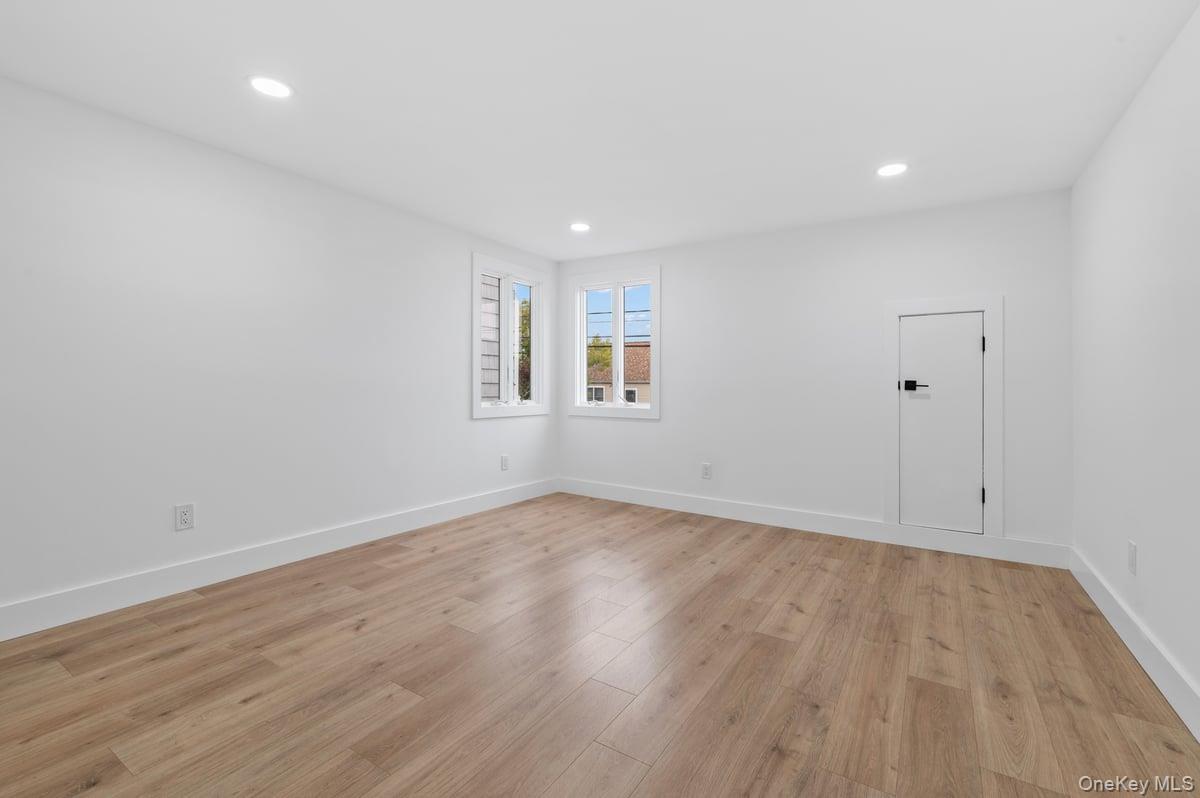 Single Family 7th Suffolk County, NY 11757, MLS-917408-12