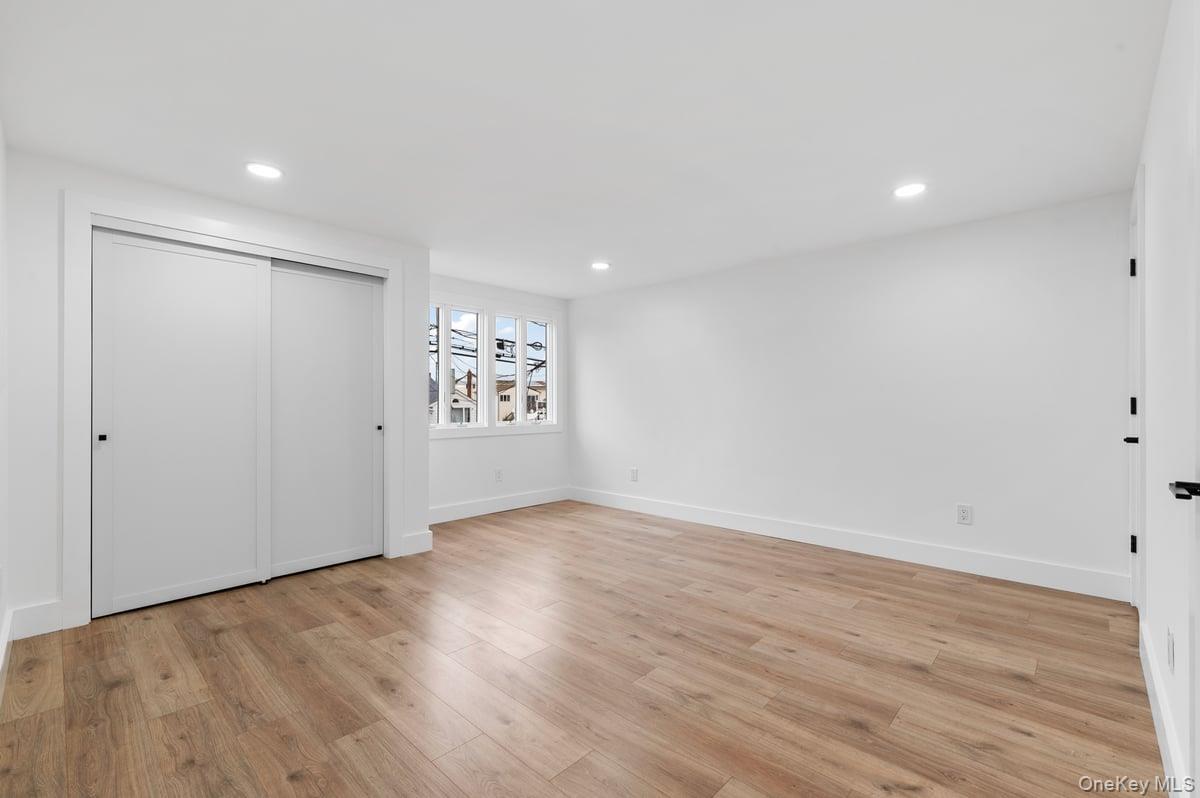 Single Family 7th Suffolk County, NY 11757, MLS-917408-15