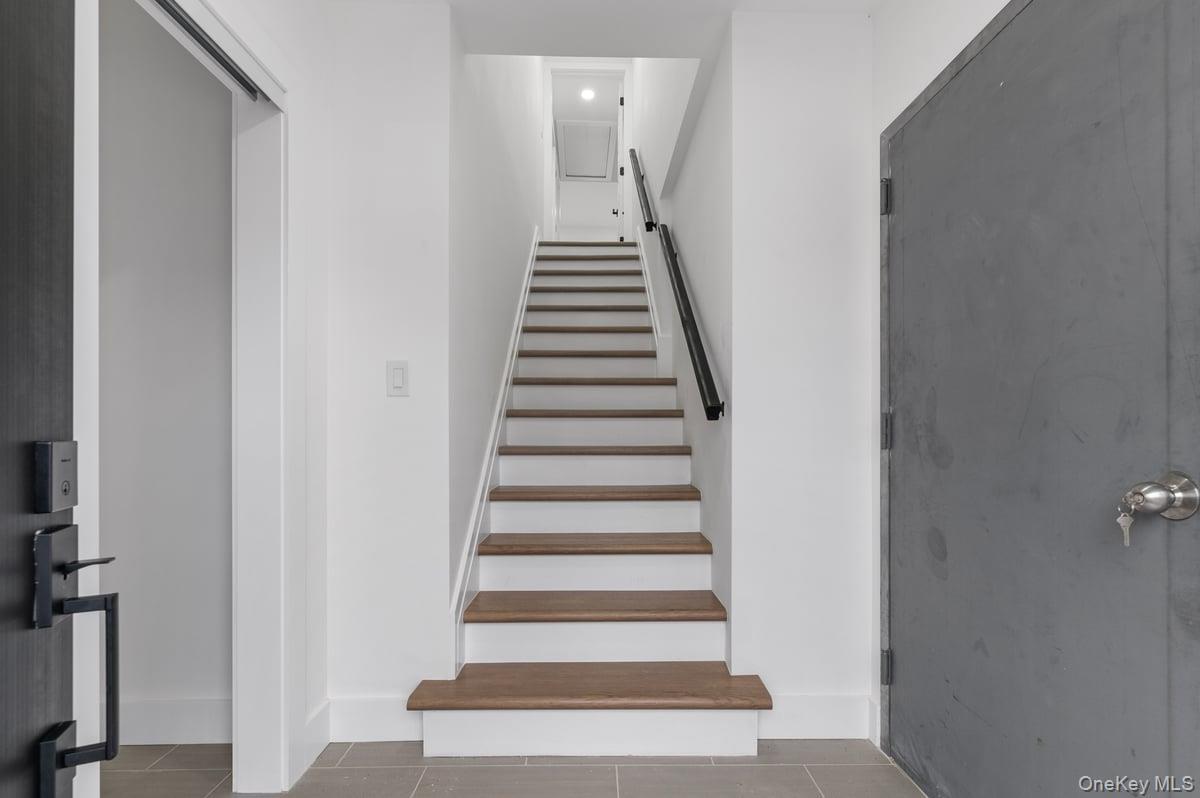 Single Family 7th Suffolk County, NY 11757, MLS-917408-18